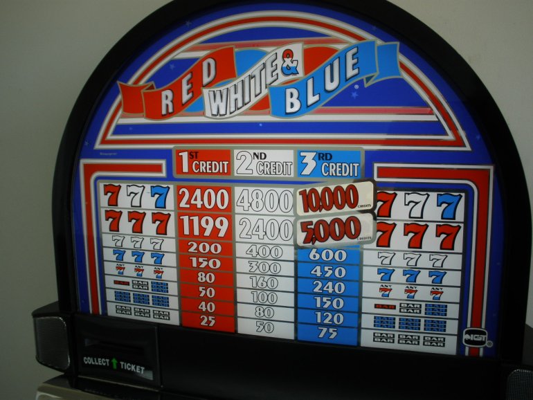 rot weiß & blau igt spielautomat