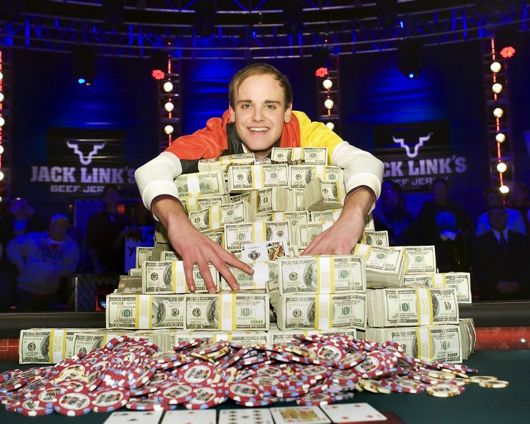 Glückliche Spieler und ein Milliardär knacken den Jackpot