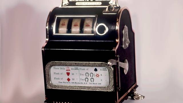 Geschichte der Spielautomaten: Von der Freiheitsglocke bis zu Online-Casinos