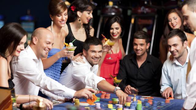 Online-Kasinos VS. Land-basierte Casinos