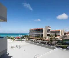Casino Aruba at Hilton: Meerblick Palm-Beach Club 1 Kingsize-Bett