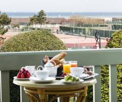 Casino Barriere Deauville: Deluxe Suite mit Meerblick