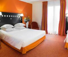 Casino Barriere Biarritz: Dreibettzimmer