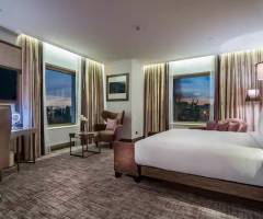 Merit Montenegro Casino: King Deluxe Zimmer mit Parkblick
