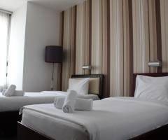 Grand Casino Beograd: Familienzimmer mit Balkon