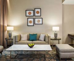 Casino at JW Marriott Bucharest Grand Hotel: Business-Suite, 1-Schlafzimmer-Suite, 1 Kingsize-Bett, Schlafsofa, Tagungsraum