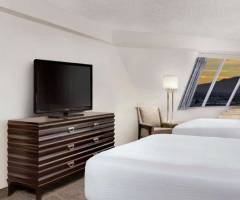 Luxor Casino Las Vegas: Pyramide Premium Corner Zwei-Königinnen-Suite