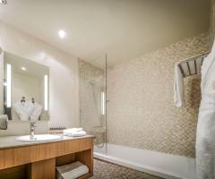 Casino Barriere Bordeaux: Deluxe Zimmer 1 King Bett