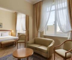 Princess Trimontium Casino: 1 King Bett Zimmer