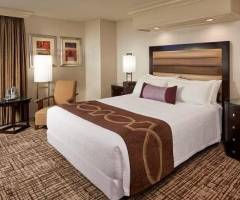 Treasure Island Hotel and Casino Las Vegas: Deluxe Zimmer