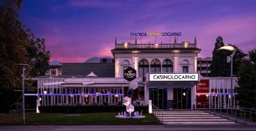 Casino Locarno Switzerland: Eingang zum Casino Locarno