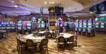 Mond Casino & Hotel: Glücksspiel