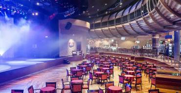 Mond Casino & Hotel: Die Szene in der Nähe der Verkaufsautomaten