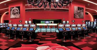 Monte Carlo Bay Casino: Rot gefärbtes Kasino