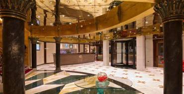 Mulino Lux Casino Hotel: Geräumige Lobby