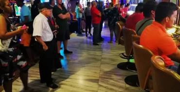 Ocean Sun Casino: Einige spielen und einige warten, bis sie an der Reihe sind